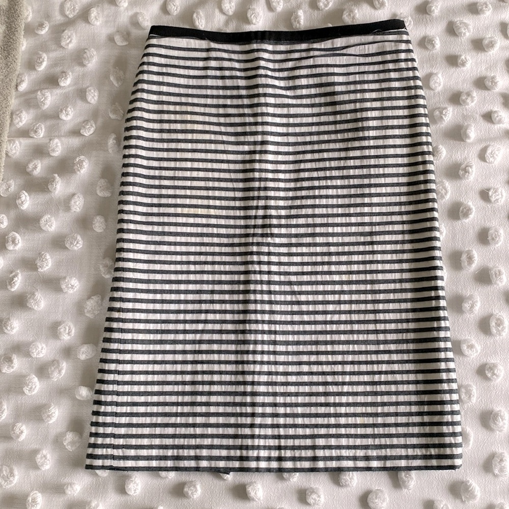 Curve hugging nautical striped skirt ⚓️